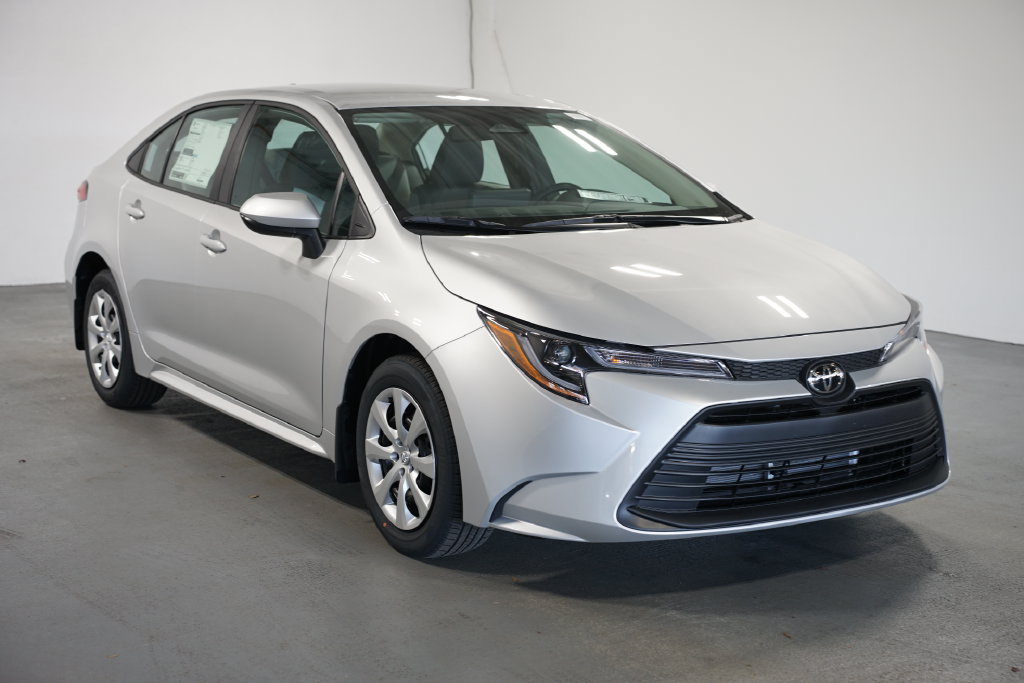 New 2027 Toyota Corolla LE FWD image 3