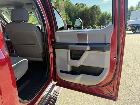 Used 2019 Ford F250 XLT w/ XLT Premium Package AWD/4WD image 18