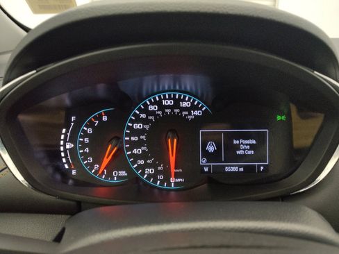 Used 2021 Chevrolet Trax LT w/ LT Convenience Package image 23