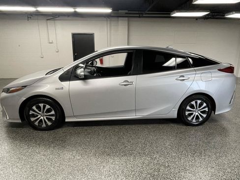 Used 2022 Toyota Prius Prime XLE FWD image 5