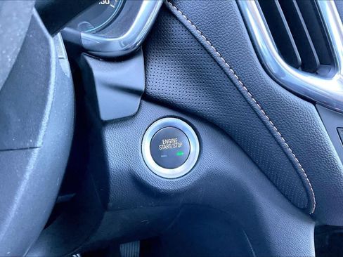 Used 2020 Chevrolet Equinox Premier FWD image 35