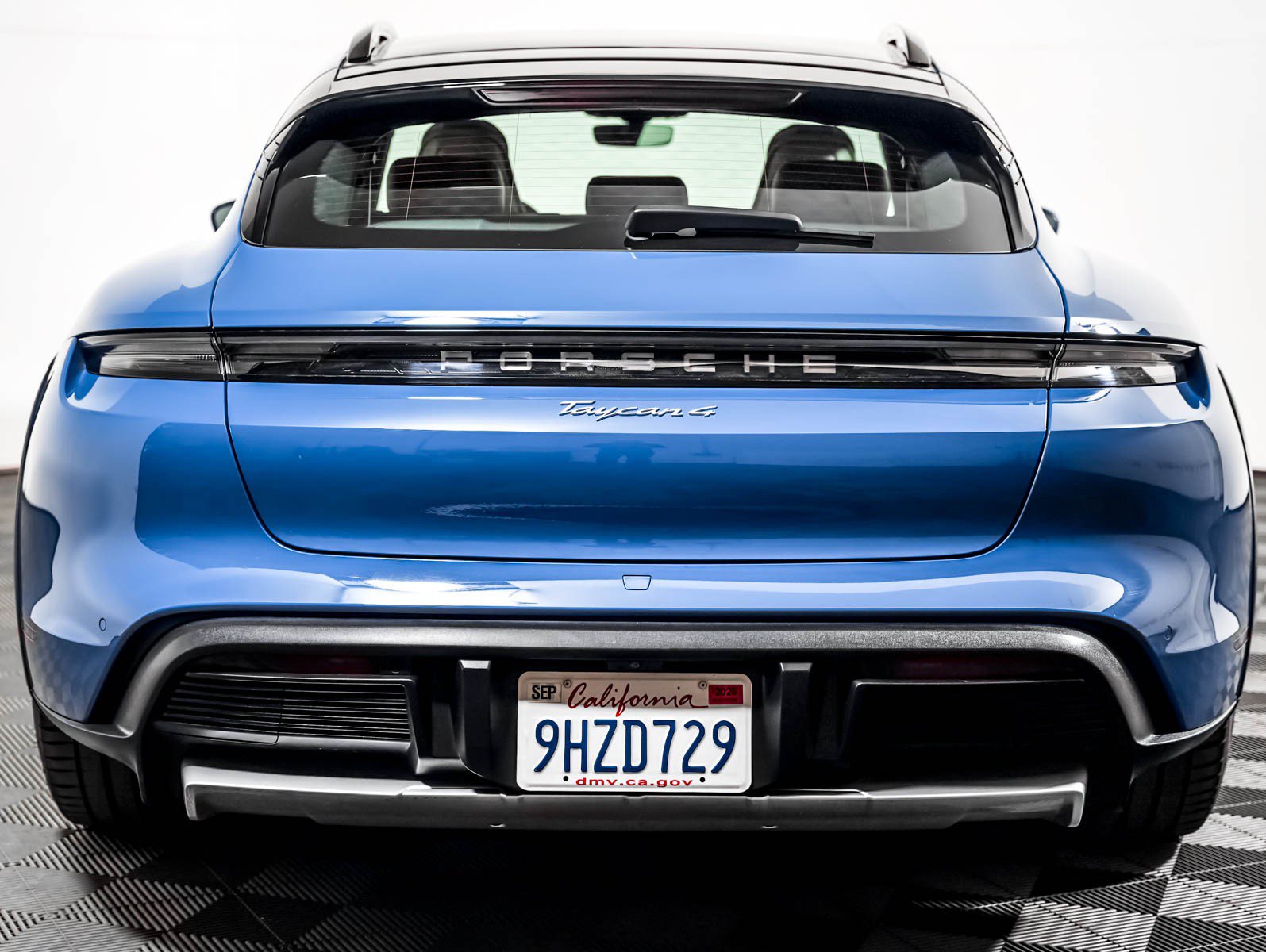 Certified 2023 Porsche Taycan 4 Cross Turismo AWD/4WD image 11