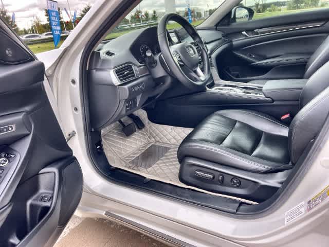 Used 2019 Honda Accord Touring image 3
