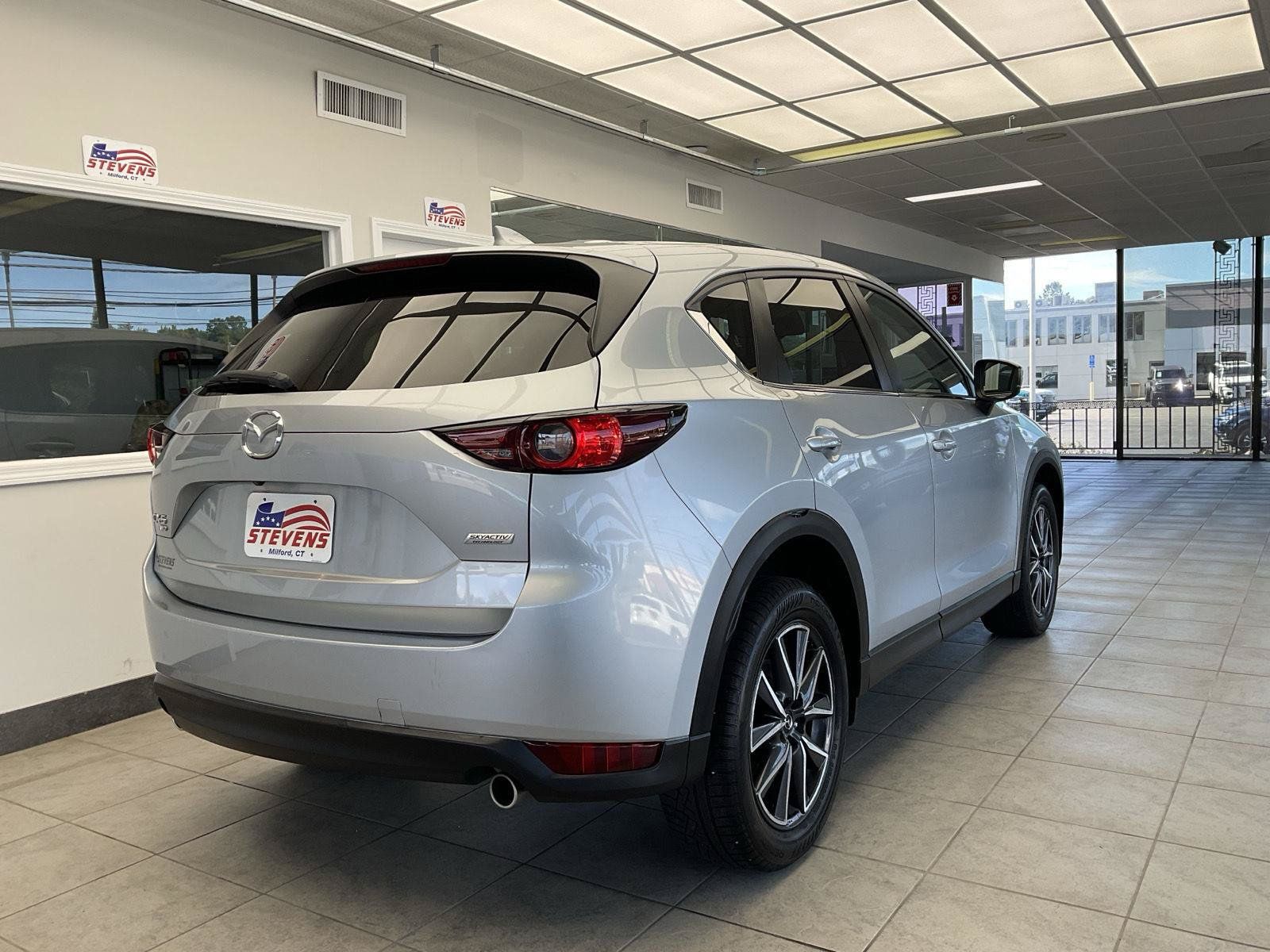 Used 2018 MAZDA CX-5 Touring w/ Preferred Equipment Package AWD/4WD image 5