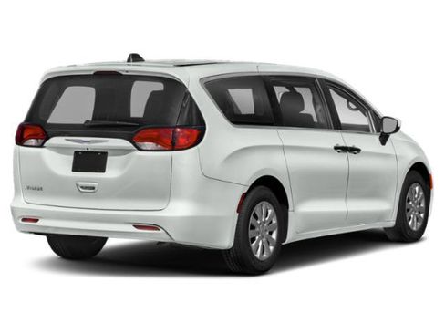 Used 2020 Chrysler Voyager LX FWD image 5