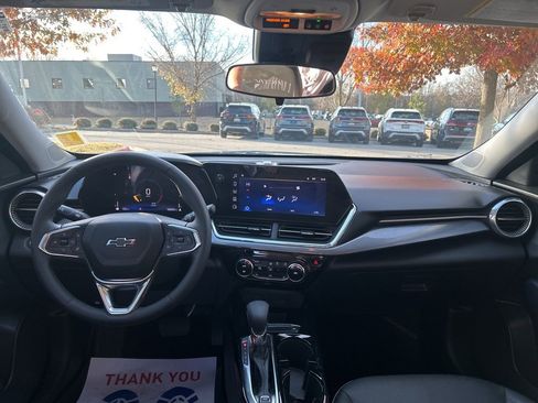 Used 2025 Chevrolet Trax ACTIV w/ Driver Confidence Package image 30