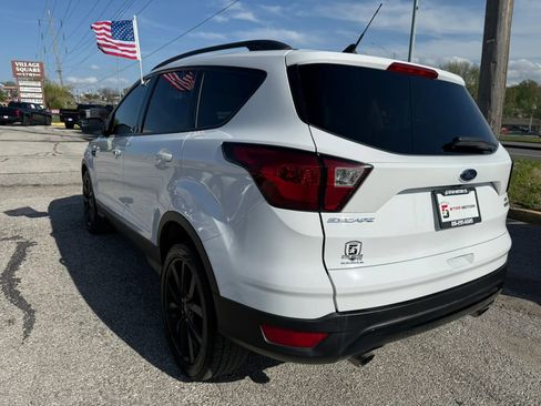Used 2019 Ford Escape SE FWD image 6