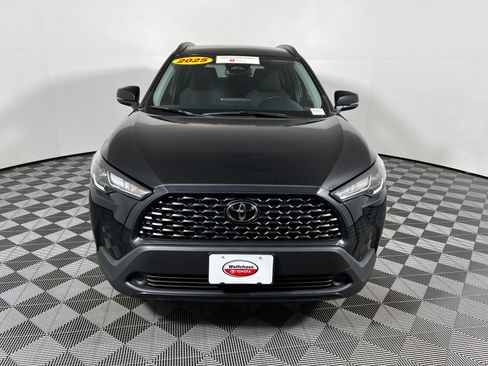 Certified 2025 Toyota Corolla Cross LE FWD image 2