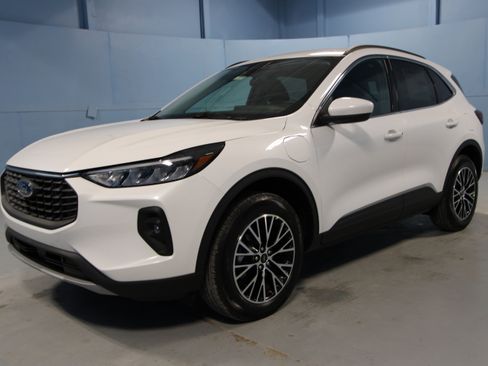 New 2025 Ford Escape SE image 25