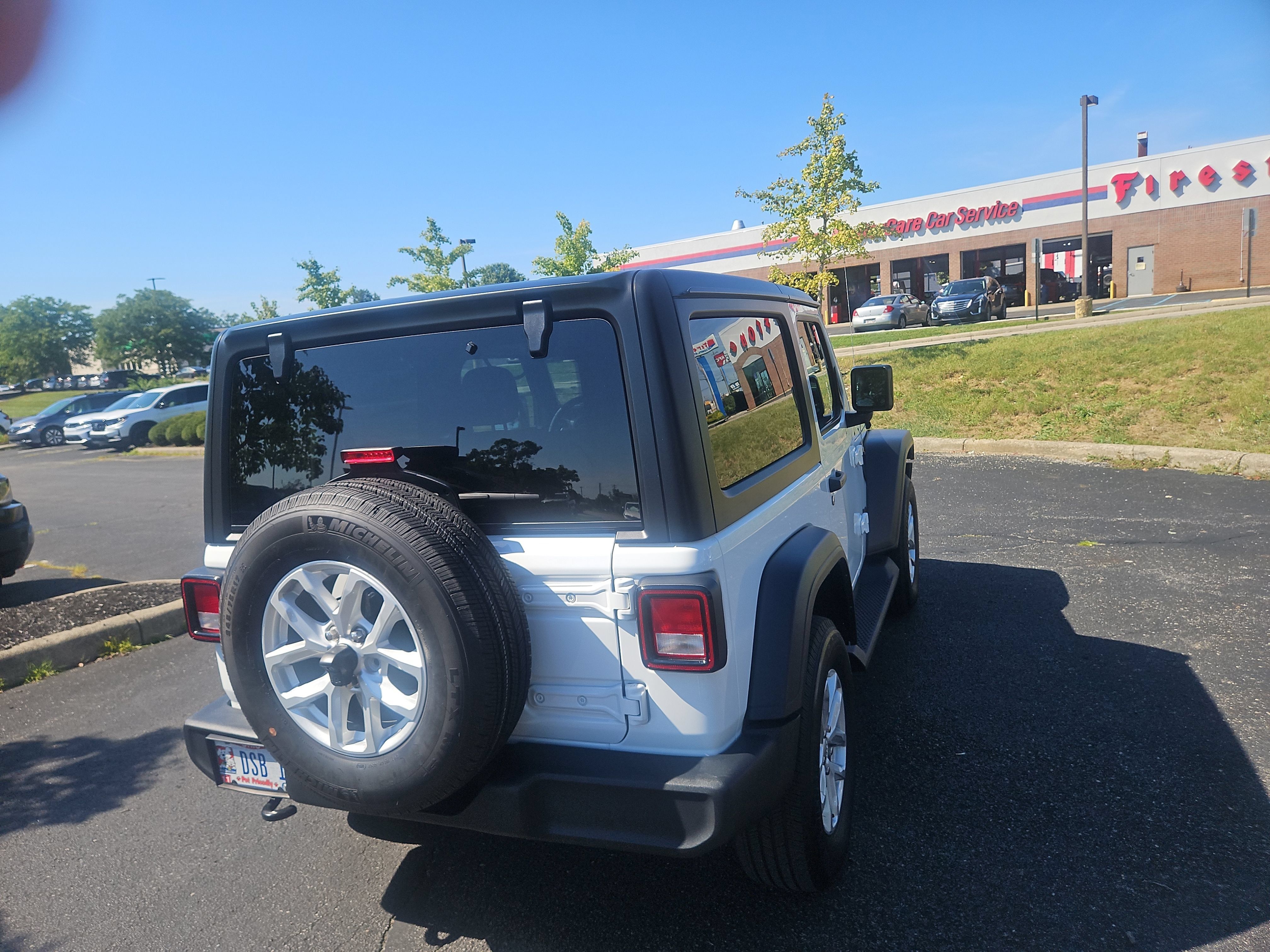 Used 2023 Jeep Wrangler Sport AWD/4WD image 12