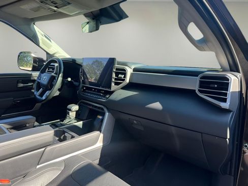 Used 2024 Toyota Tundra Limited image 25