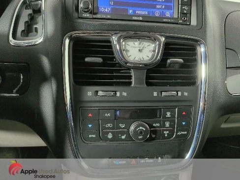 Used 2012 Chrysler Town & Country Limited w/ Luxury Group FWD image 24