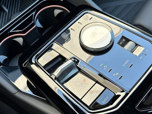 New 2026 BMW 530i RWD image 24