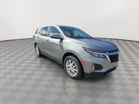 Used 2024 Chevrolet Equinox LT AWD/4WD image 2