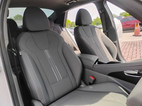 Used 2023 Hyundai Elantra SEL FWD image 91
