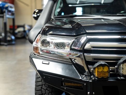 Used 2019 Toyota Land Cruiser image 19