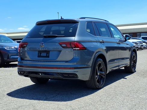 Used 2024 Volkswagen Tiguan SE R-Line AWD/4WD image 4