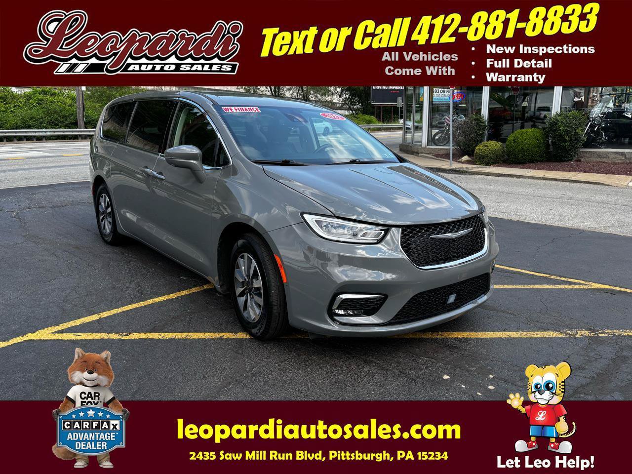 Used 2022 Chrysler Pacifica Touring-L w/ Uconnect Theater Family Group FWD image 1