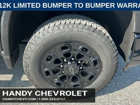 Certified 2024 Chevrolet Silverado 2500 LT w/ Midnight Edition AWD/4WD image 11