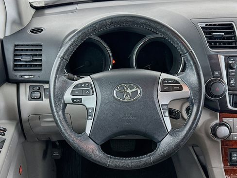 Used 2013 Toyota Highlander Limited image 18