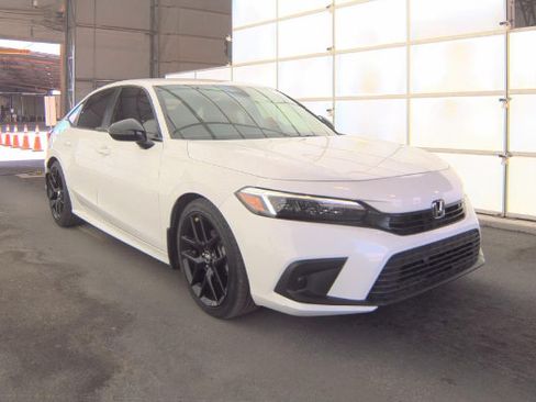 Used 2024 Honda Civic Sport image 3