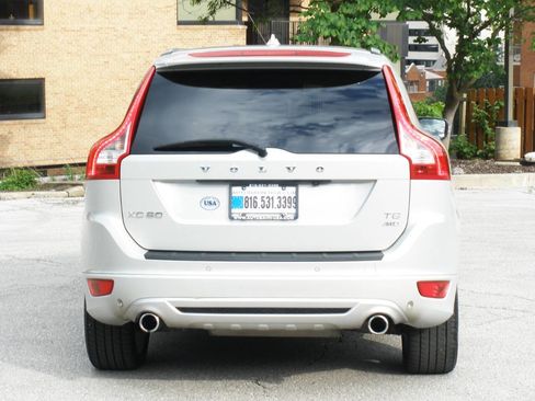 Used 2011 Volvo XC60 T6 R-Design w/ Convenience Pkg AWD/4WD image 18