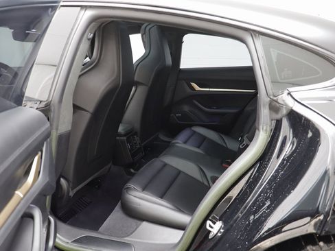 Used 2023 Porsche Taycan GTS image 17