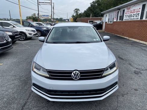 Used 2017 Volkswagen Jetta S FWD image 3