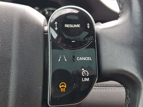 Used 2020 Land Rover Range Rover Evoque SE image 23