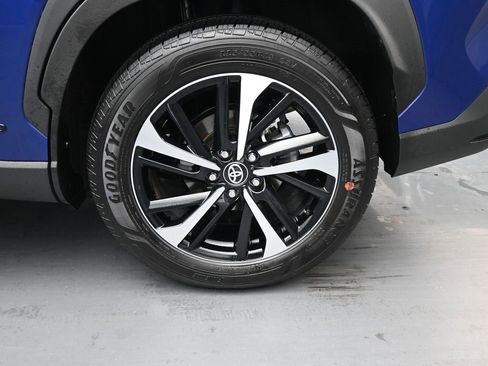 Used 2024 Toyota Corolla Cross XSE image 11