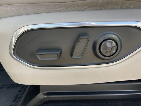 Used 2022 Jeep Wagoneer Series II RWD image 57