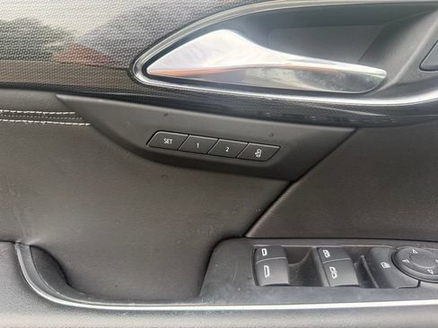 Used 2021 Buick Envision Essence w/ Technology Package I AWD/4WD image 5