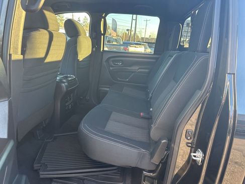 Used 2019 Nissan Titan SV w/ SV Convenience Package image 29