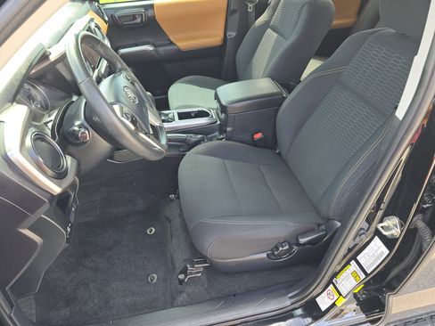 Used 2019 Toyota Tacoma SR5 RWD image 22