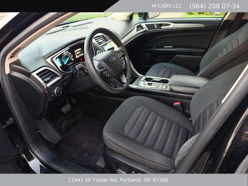 Used 2017 Ford Fusion SE w/ Fusion SE Technology Package FWD image 10