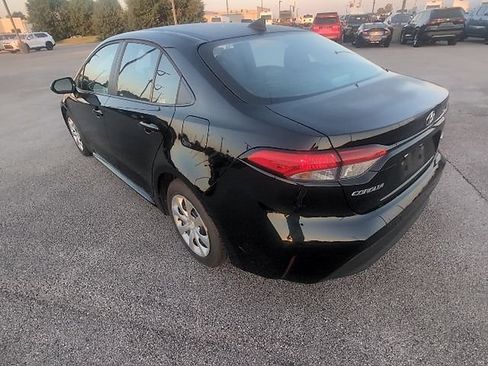 Used 2026 Toyota Corolla LE FWD image 7