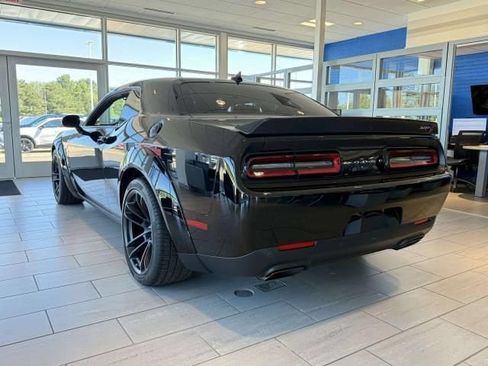 Used 2022 Dodge Challenger SRT Hellcat RWD image 6