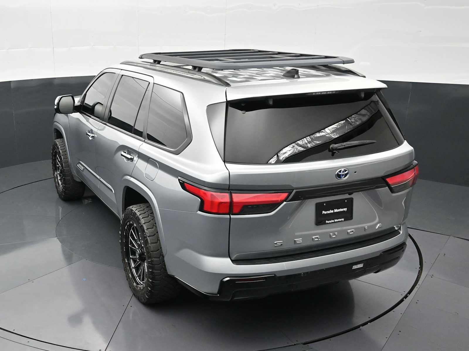 Used 2024 Toyota Sequoia Capstone AWD/4WD image 33