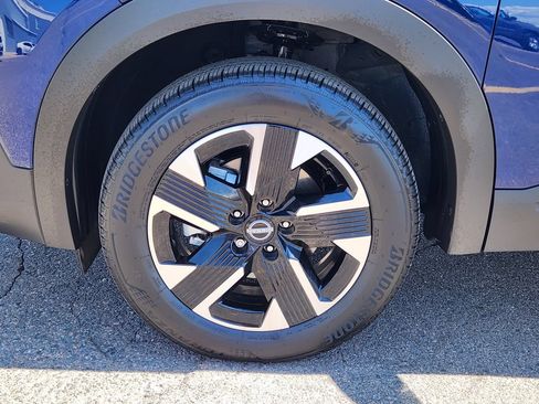Certified 2025 Nissan Kicks SV AWD/4WD image 8
