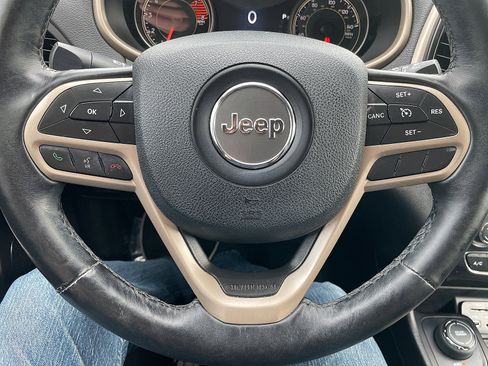 Used 2017 Jeep Cherokee Limited image 44