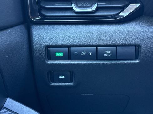 Used 2024 Nissan Sentra SV FWD image 36
