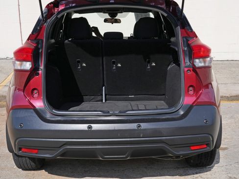 Used 2020 Nissan Kicks SV FWD image 9