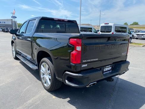 Used 2022 Chevrolet Silverado 1500 High Country w/ High Country Premium Package AWD/4WD image 5