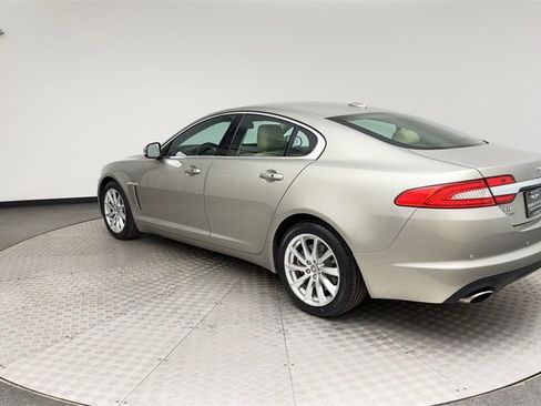 Used 2012 Jaguar XF image 4