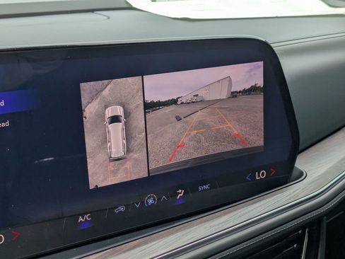 New 2026 Chevrolet Suburban LS image 25