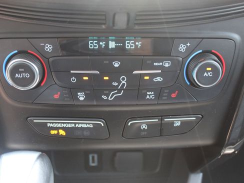 Used 2017 Ford Escape Titanium FWD image 36