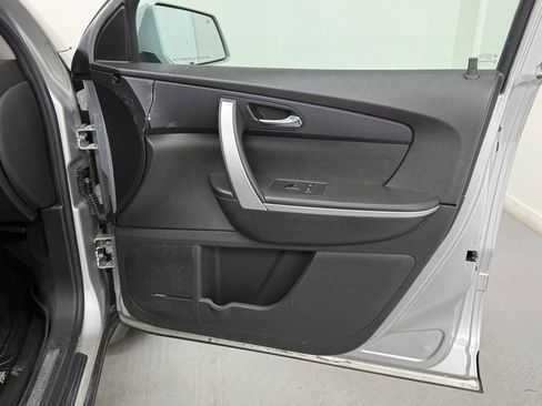 Used 2010 GMC Acadia SLT w/ Technology Package image 15