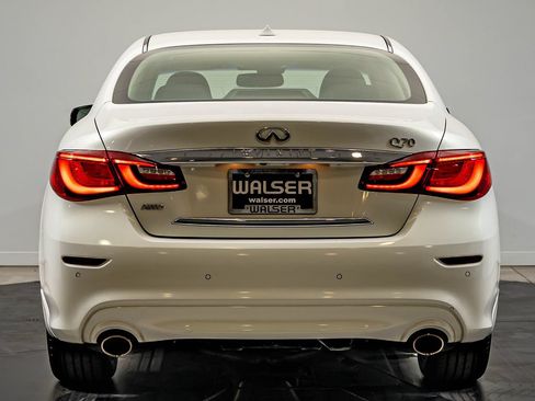 Used 2015 INFINITI Q70 3.7 w/ Deluxe Touring Package AWD/4WD image 7