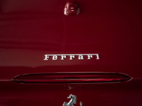 Used 2019 Ferrari Portofino RWD image 16
