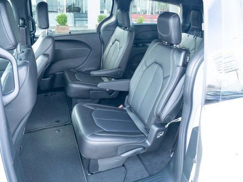 New 2026 Chrysler Pacifica Select image 26